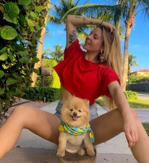 Samantha Cerny with her pet